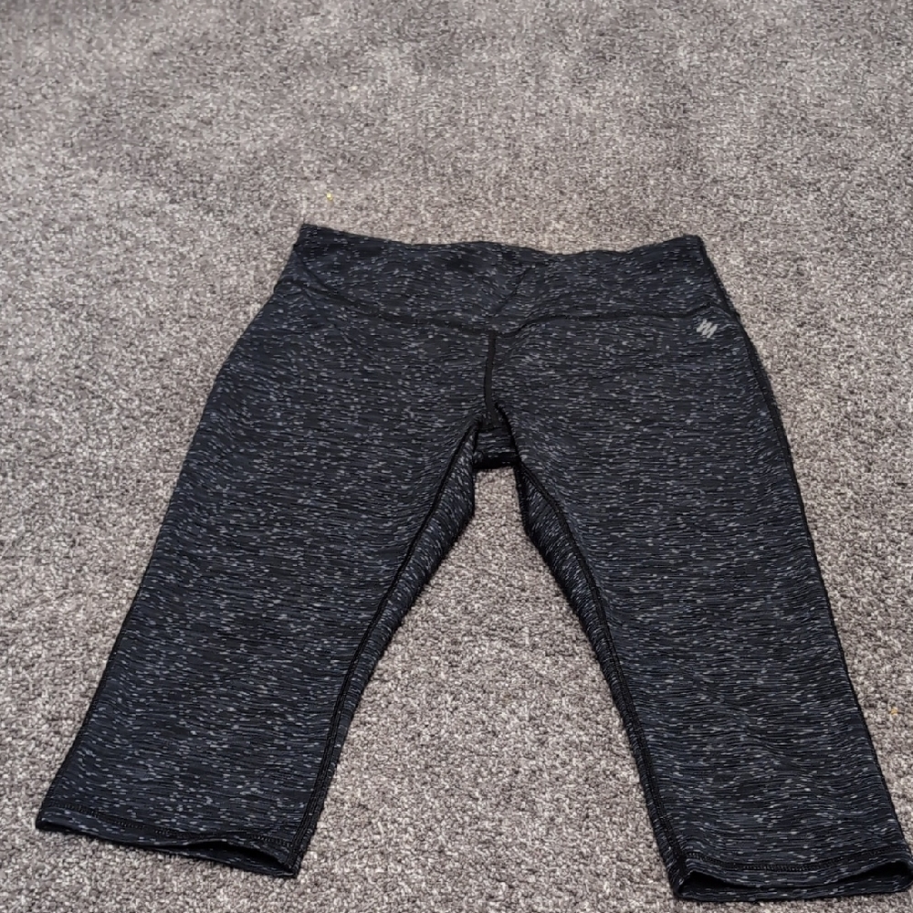 Active Capri's